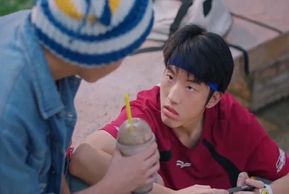 Кадр к 2 серии «Влюблённые мальчики»