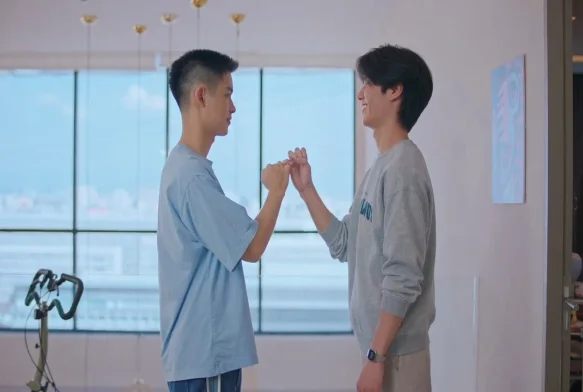 Кадр к 2 серии «Влюблённые мальчики»