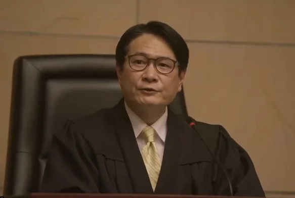 Кадр к 2 серии «Подозрительный партнёр (японская версия)»