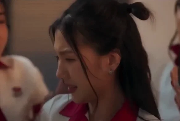 Кадр к 6 серии «Служба расставаний»