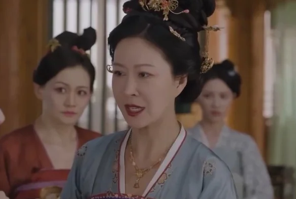 Кадр к 1 серии «Яркий период расцвета»