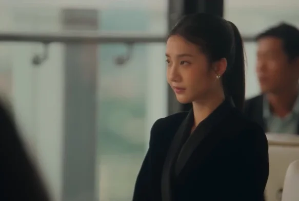 Кадр к 7 серии «Служба расставаний»