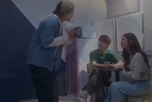 Кадр к 2 серии «Миссия по покорению луны»