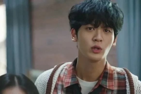 Кадр к 4 серии «Весна юности»