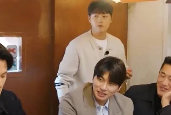 Кадр к 24 серии «Красивые парни»